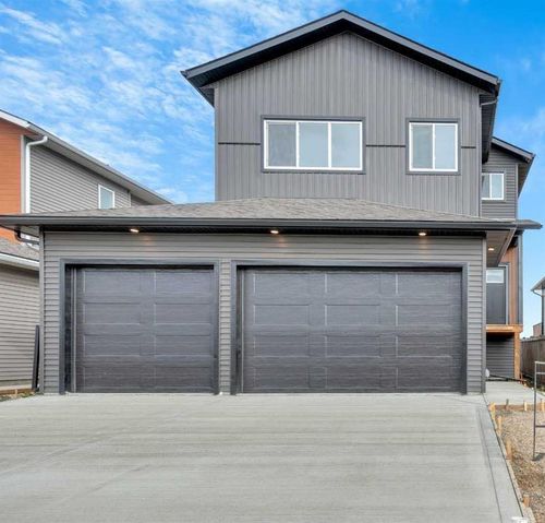 11434 107 Avenue, Home with 3 bedrooms, 2 bathrooms and 6 parking in Grande Prairie AB | Card Image
