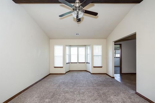 809 S Silver Leaf Dr, Moore, OK, 73160-7244 | Card Image