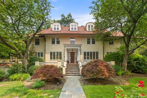 2 Dellwood Rd, Yonkers, NY, 10708-2010 | Card Image