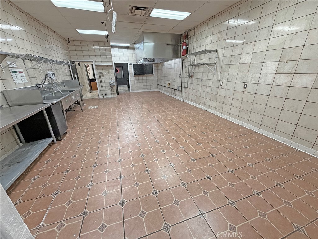 Commercial Lease in Colton 3