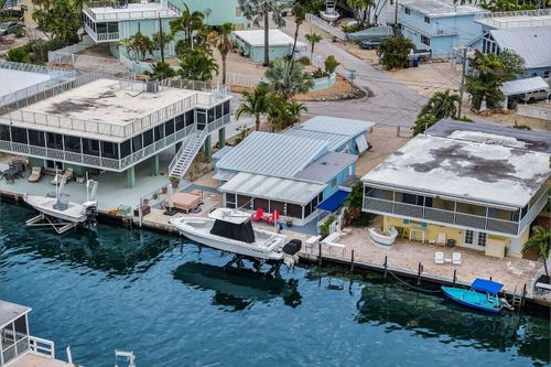 231 Ann Bonny Dr, Key Largo, FL, 33037-2365 | Card Image