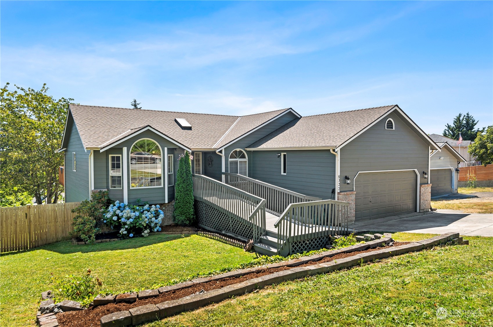 Hennings Dr, Stanwood, WA 98292
