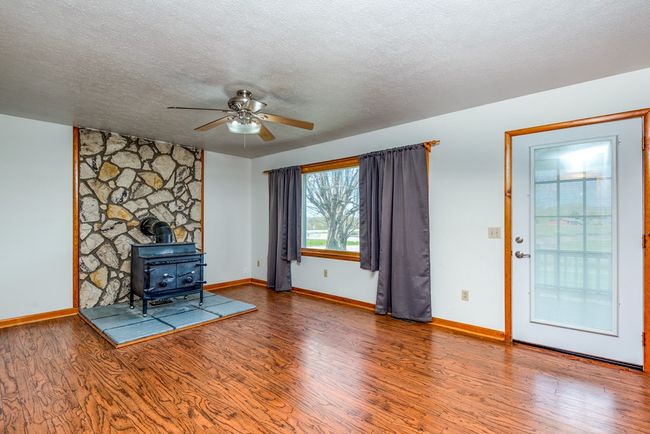 28236 Rhea Valley Rd, House other with 3 bedrooms, 2 bathrooms and null parking in Meadowview VA | Image 4