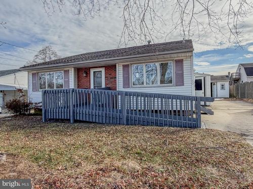 50 E Maple Ave, BELLMAWR, NJ, 08031-1250 | Card Image