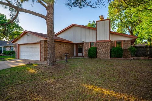 1319 W Aries Rd, Edmond, OK, 73003-5825 | Card Image