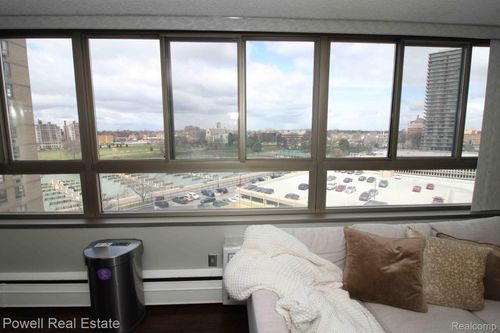 729-8900 E Jefferson Avenue E, Detroit, MI, 48214 | Card Image
