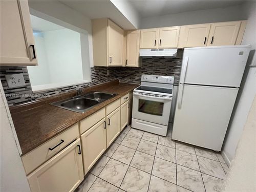 apt-211-3710 Nw 21st St, Lauderdale Lakes, FL, 33311-3108 | Card Image