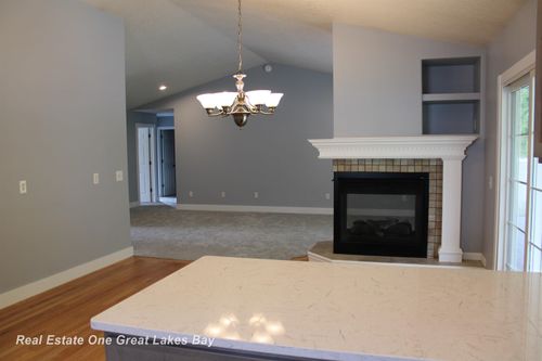 8311 Goldfinch Dr, Freeland, MI, 48623-8693 | Card Image