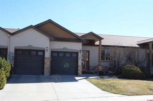 266 Crossroads Cir, Montrose, CO, 81401-6335 | Card Image