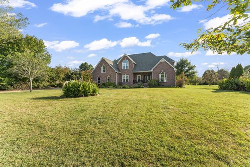 2739 Morton Ln, Smyrna, TN, 37167-6732 | Card Image