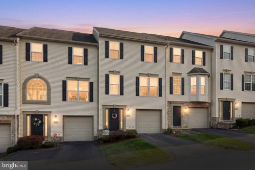 4-2720 Hunt Club Dr, YORK, PA, 17402-8528 | Card Image