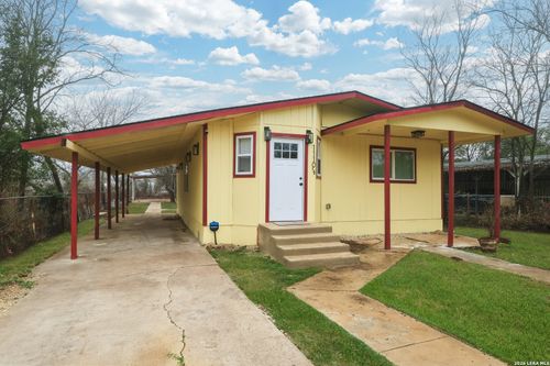 1110 1/2 Avenue S, Hondo, TX, 78861-1113 | Card Image