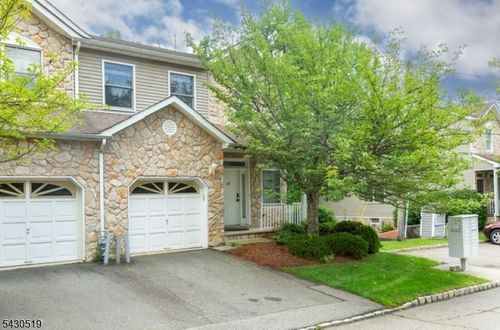 643 Old Dover Rd, Morris Plains, NJ, 07950-1125 | Card Image