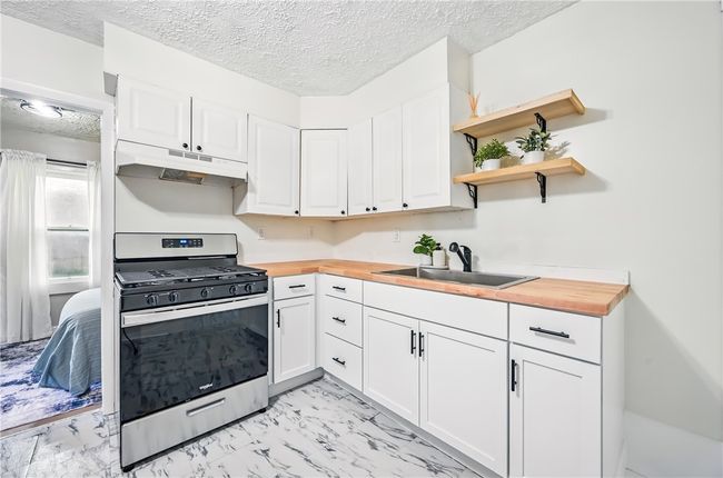 209 George St, House other with 2 bedrooms, 1 bathrooms and null parking in Farrell PA | Image 13