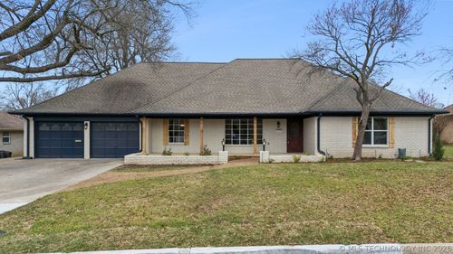 5855 E 46th Pl, Tulsa, OK, 74135-6840 | Card Image