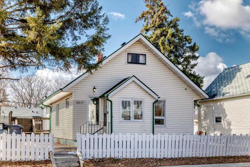 5017 54 Ave, Ponoka, AB, T4J1H2 | Card Image