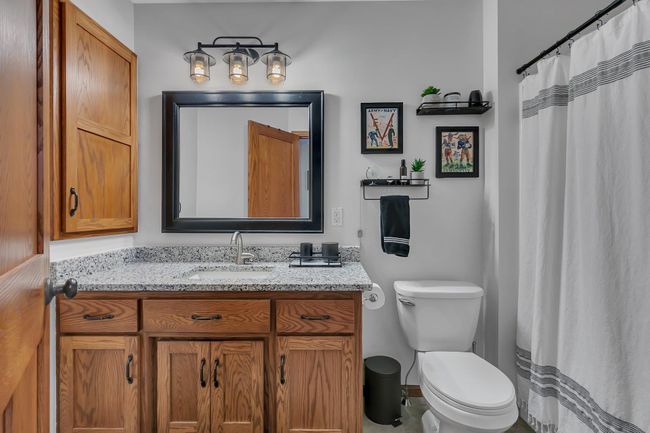 Full bath in upper level | Image 18