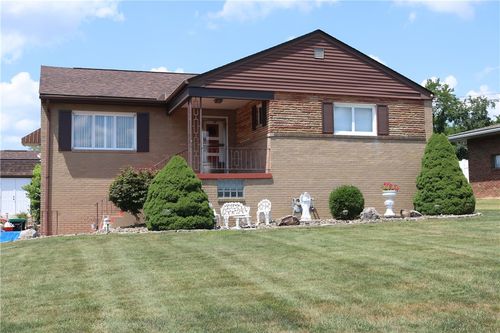 555 Fairway St, Washington, PA, 15301-2719 | Card Image
