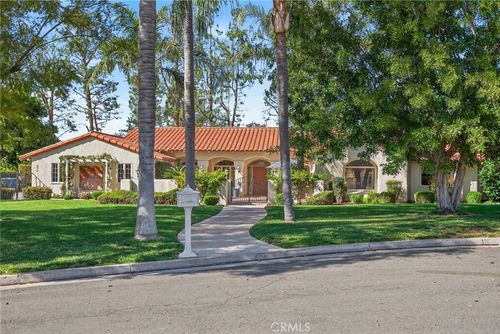 1353 Rimroad, Riverside, CA, 92506-5544 | Card Image