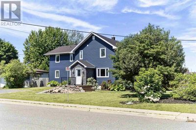 293 Mcgregor Ave, Home with 4 bedrooms, 3 bathrooms and null parking in Sault Ste. Marie ON | Image 3