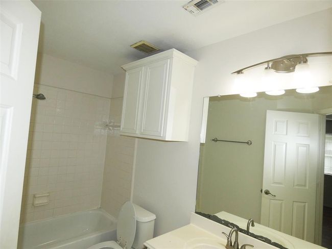 3015 Davey Oaks Dr, House other with 4 bedrooms, 2 bathrooms and 2 parking in Pearland TX | Image 17