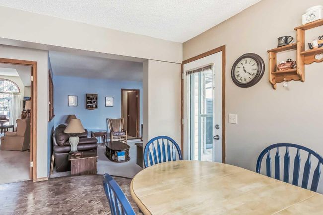 109 Hawkhill Road Nw, Home with 3 bedrooms, 3 bathrooms and 4 parking in Calgary AB | Image 14