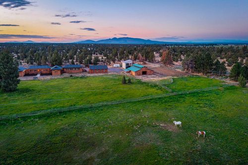 25271 Alfalfa Market Rd, Bend, OR, 97701-9621 | Card Image