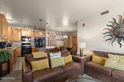 APT-4205 - 5501 Lillehammer Lane, Home with 3 bedrooms, 2 bathrooms and null parking in Park City UT | Image 2