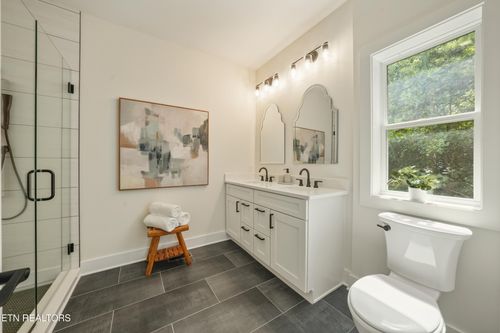 208 Mialaquo Cir, Loudon, TN, 37774-6801 | Card Image