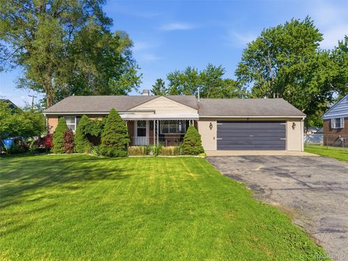 3557 Frankman Ave, Waterford Twp, MI, 48329-2140 | Card Image