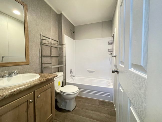 900 Quail Run, House other with 3 bedrooms, 2 bathrooms and null parking in Seven Points TX | Image 14