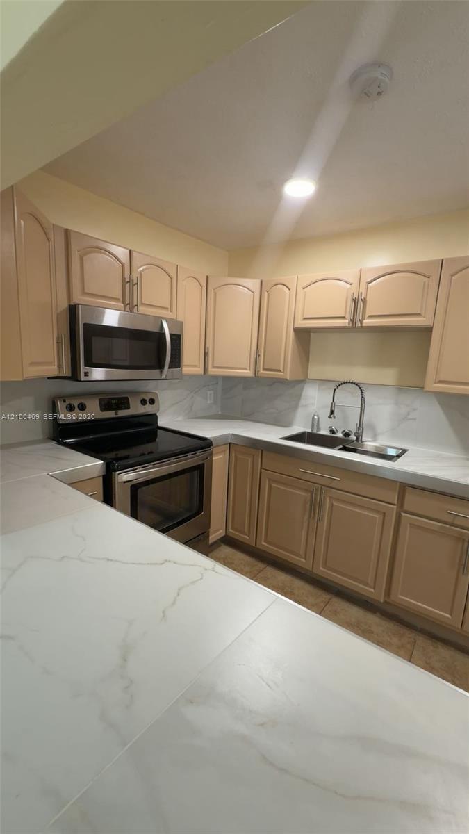 Residential Lease in West Palm Beach 5