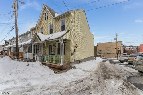 12 Brainard St, Phillipsburg, NJ, 08865-2817 | Card Image