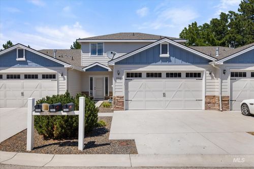 2062 W Pine Ave, Meridian, ID, 83642 | Card Image