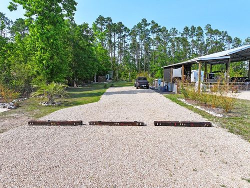 385 Sealy Dr, Wewahitchka, FL, 32465-7040 | Card Image