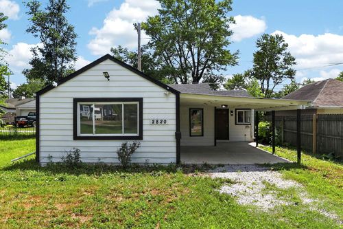 2820 Hiawatha St, Columbus, OH, 43211-1182 | Card Image