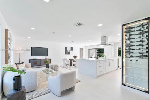 14091 Sw 82nd Pl, Palmetto Bay, FL, 33158-1016 | Card Image