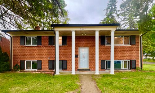 667 Onandaga Ave, Ypsilanti, MI, 48198-6181 | Card Image