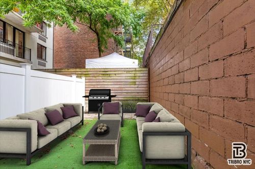 1b-430 E 14th St, New York, NY, 10009-3431 | Card Image