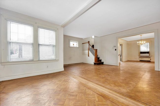 88 79 Th Ave, House other with 3 bedrooms, 2 bathrooms and 1 parking in Glendale NY | Image 5