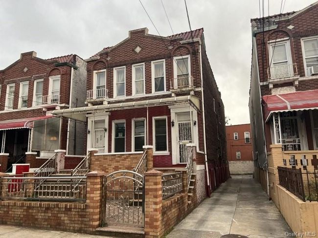 886 Linden Boulevard, Home with 5 bedrooms, 3 bathrooms and null parking in East Flatbush NY | Image 2