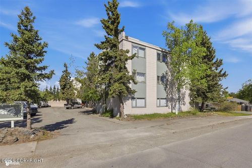 304-2400 Barrow St, Anchorage, AK, 99503-2002 | Card Image