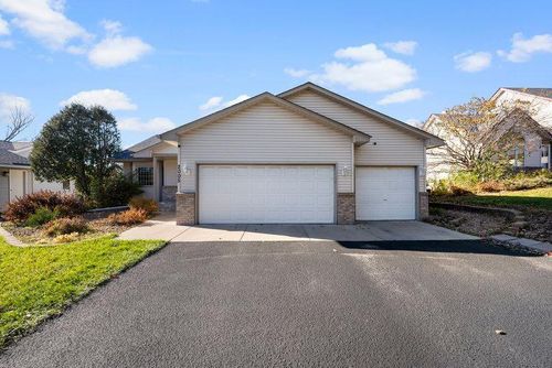 2005 Edgemont St N, Maplewood, MN, 55117 | Card Image