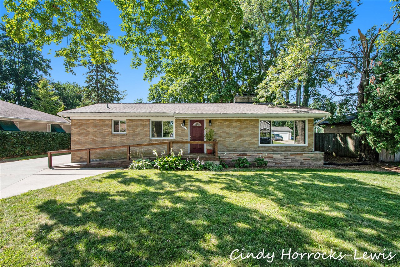 Abigail St, Grand Rapids, MI 49506