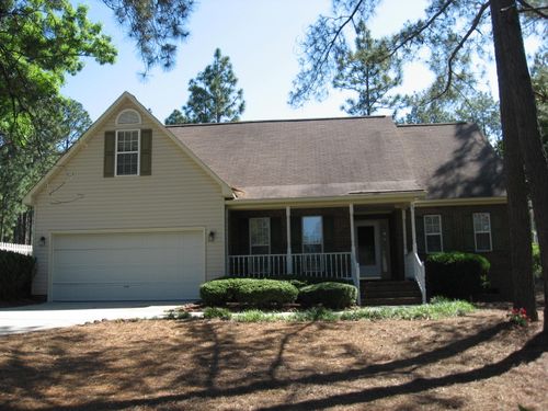 140 Lake View Dr E, Pinehurst, NC, 28374-6909 | Card Image