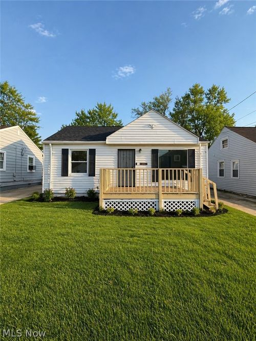 13517 Carrington Ave, Cleveland, OH, 44135-4955 | Card Image