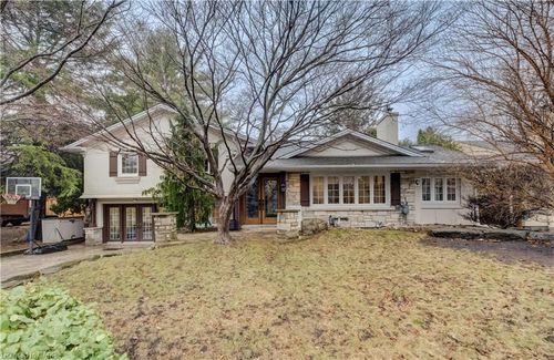 655 Ellengale Rd, Burlington, ON, L7T3N9 | Card Image