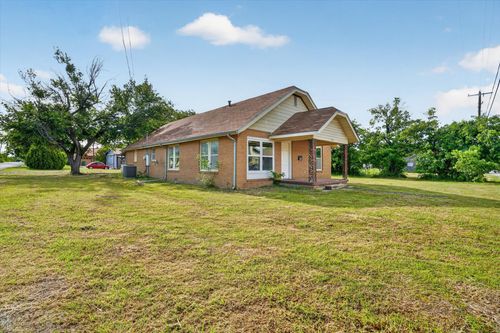 320 & 316 N 2nd Street, Jacksboro, TX, 76458 | Card Image