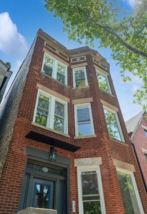 gf-841 N Mozart Street, Chicago, IL, 60622 | Card Image