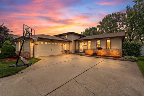 4925 W 89th Ter, Crown Point, IN, 46307 | Card Image